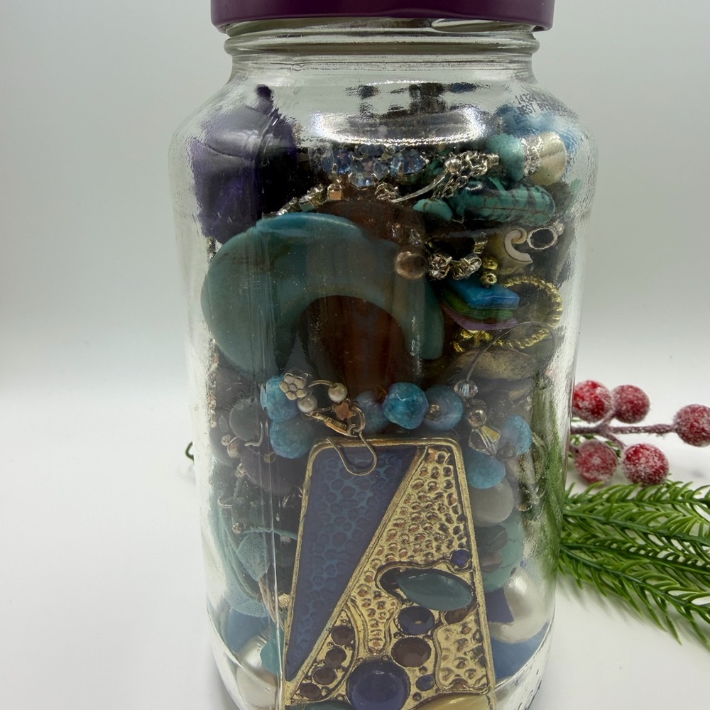 Jewelry Jar Elegant Blue and Gold Jewelry Collection- Vintage Earrings - Picture 3 of 17